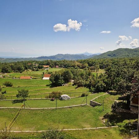Mountain Village House ツェティニェ エクステリア 写真