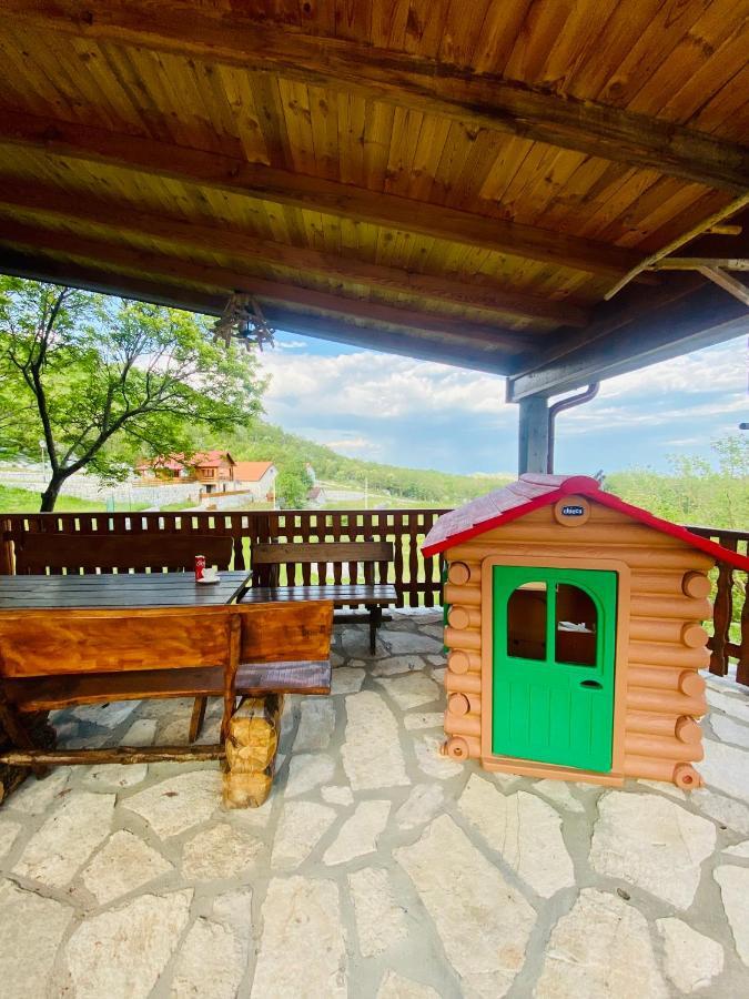 Mountain Village House ツェティニェ エクステリア 写真