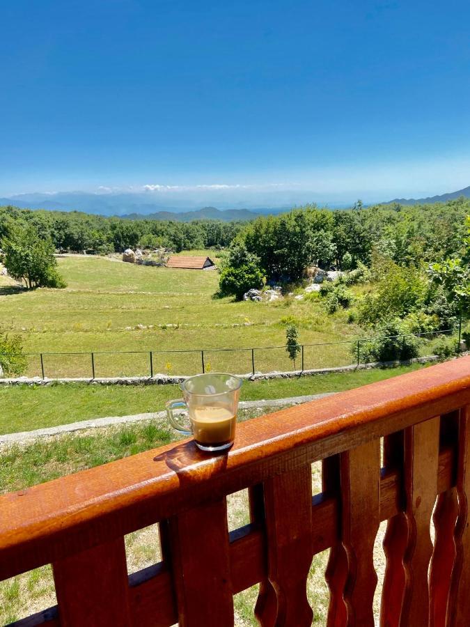Mountain Village House ツェティニェ エクステリア 写真