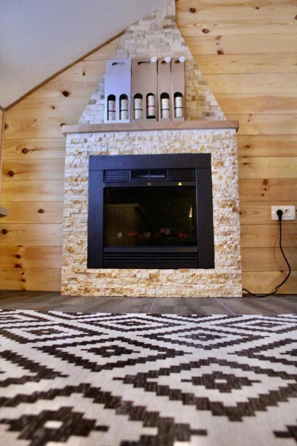 Mountain Village House ツェティニェ エクステリア 写真