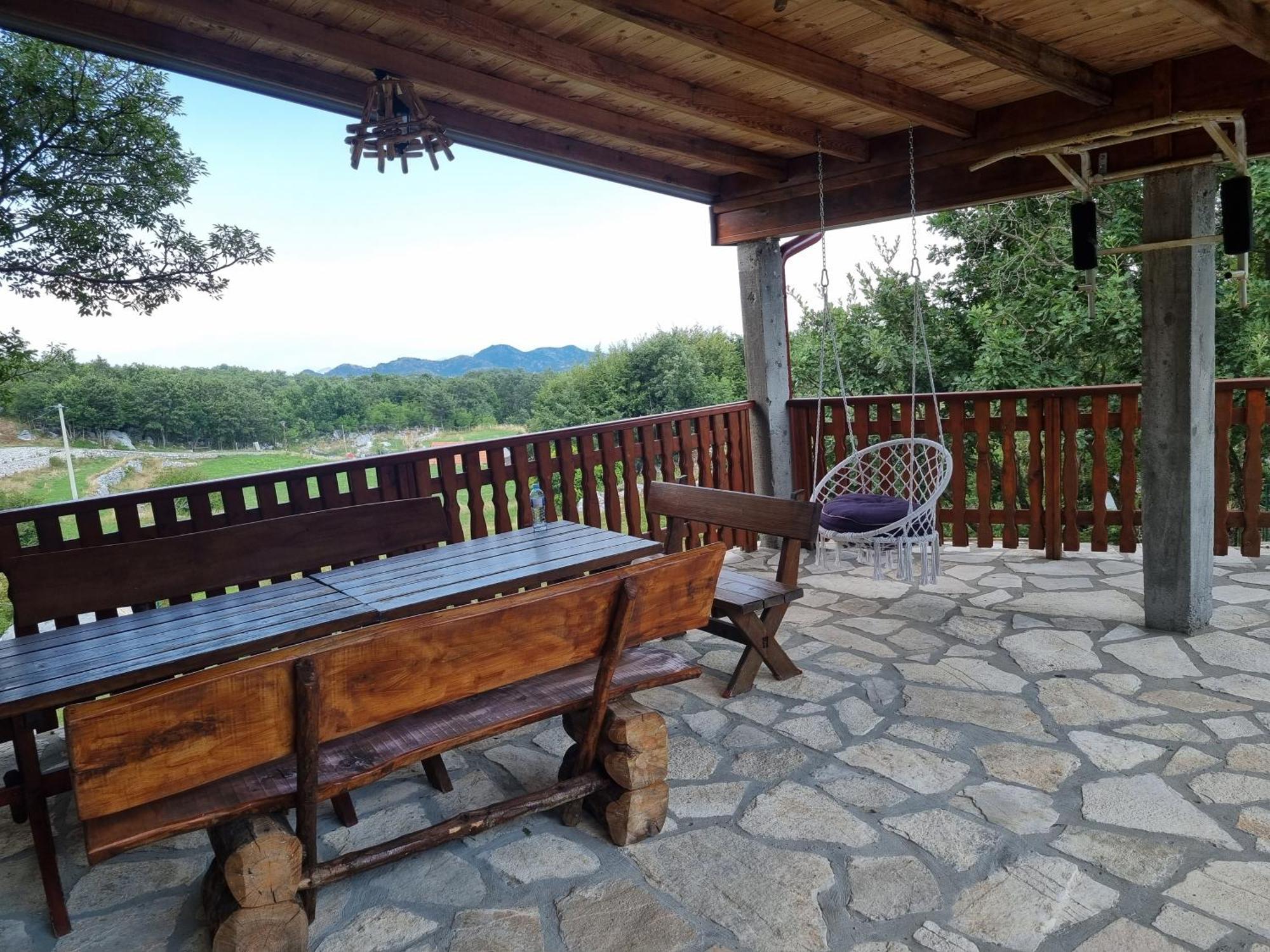 Mountain Village House ツェティニェ エクステリア 写真