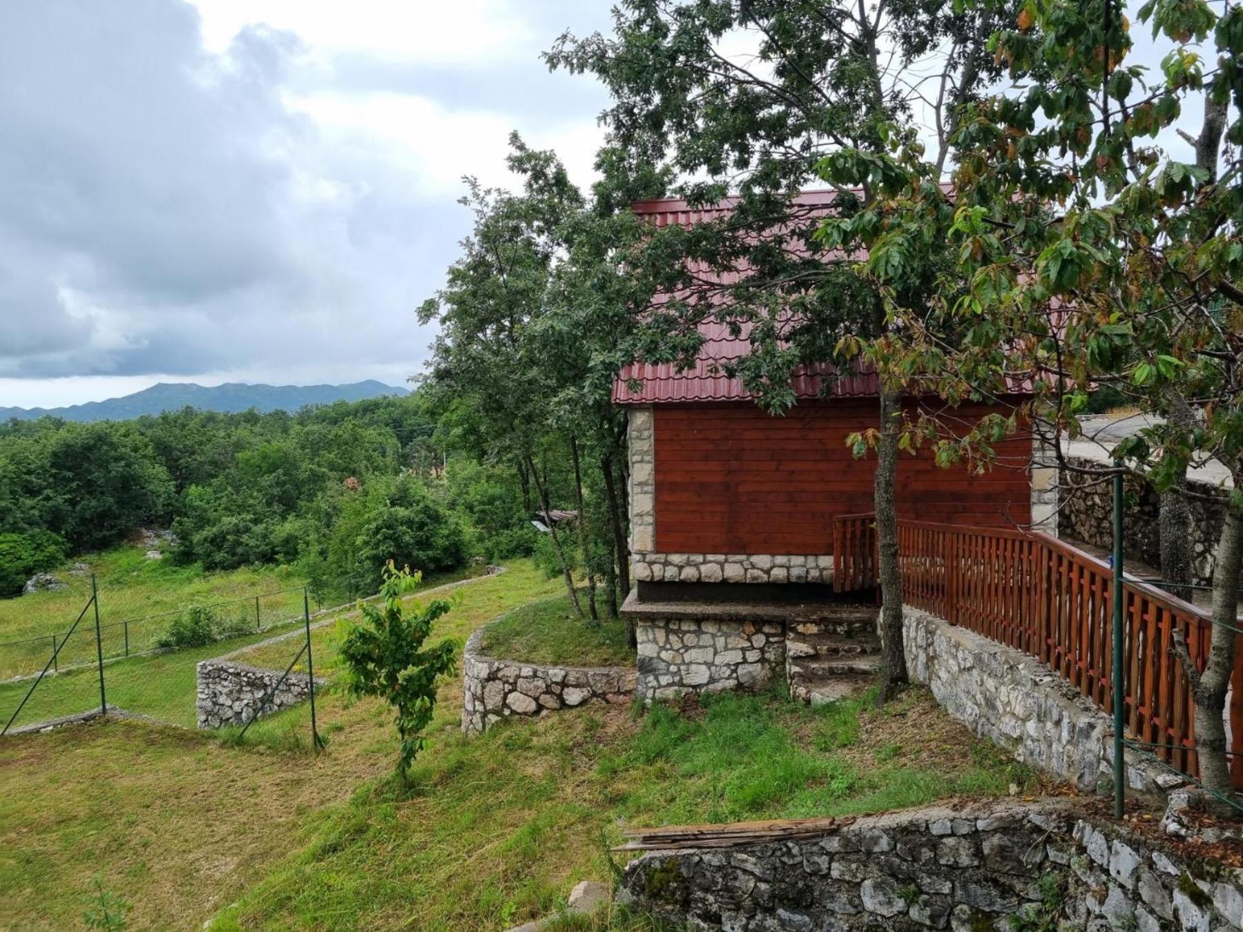 Mountain Village House ツェティニェ エクステリア 写真