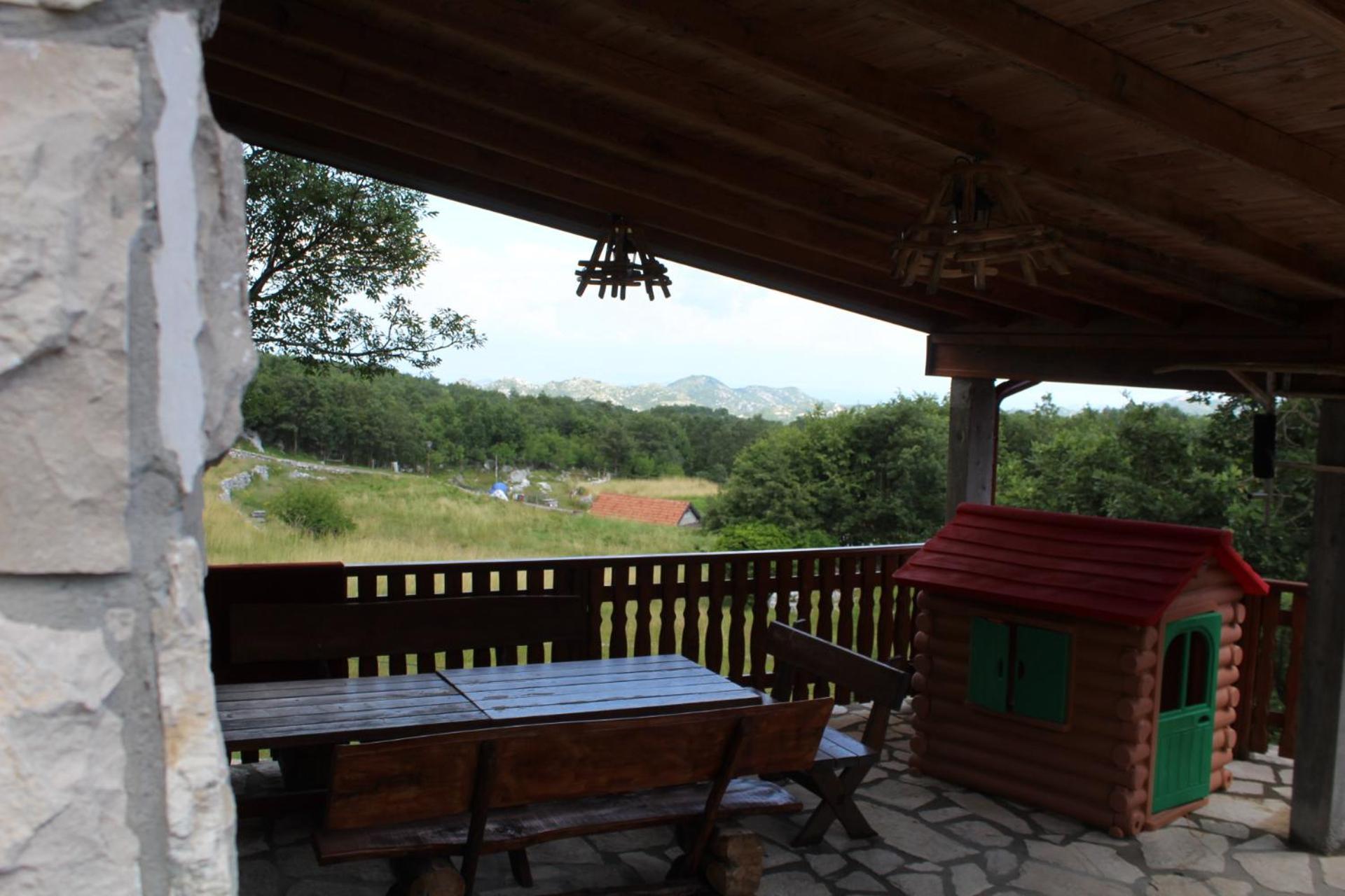 Mountain Village House ツェティニェ エクステリア 写真