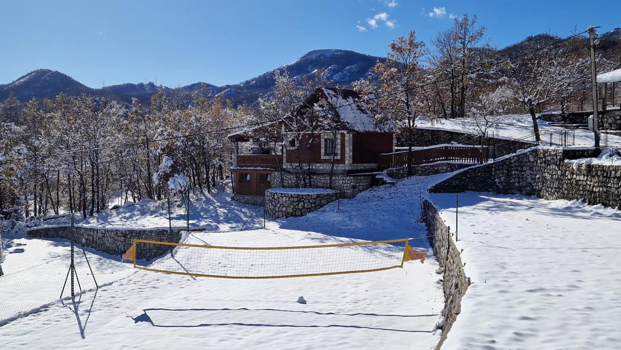 Mountain Village House ツェティニェ エクステリア 写真